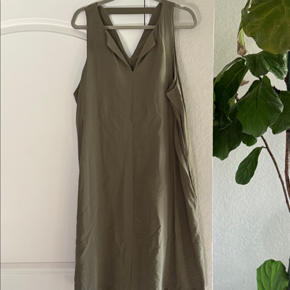 Banana Republic Women's V-Neck Sleeveless Dress, Olive Green, Size XL